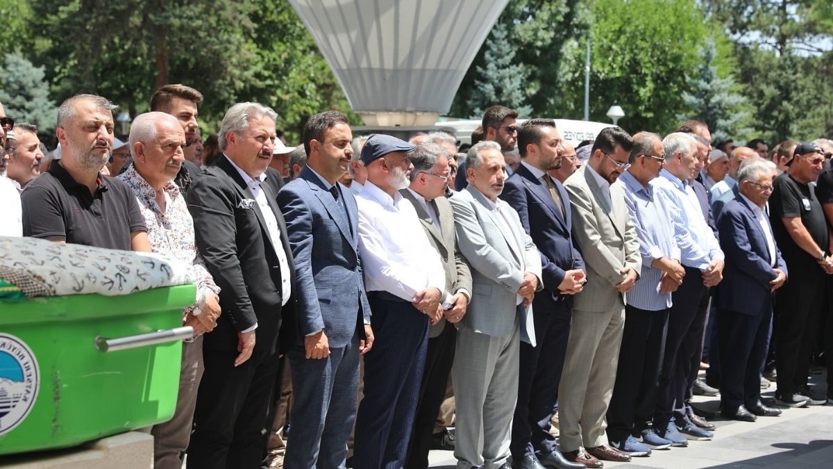 Besime Özderici Cenaze (1)