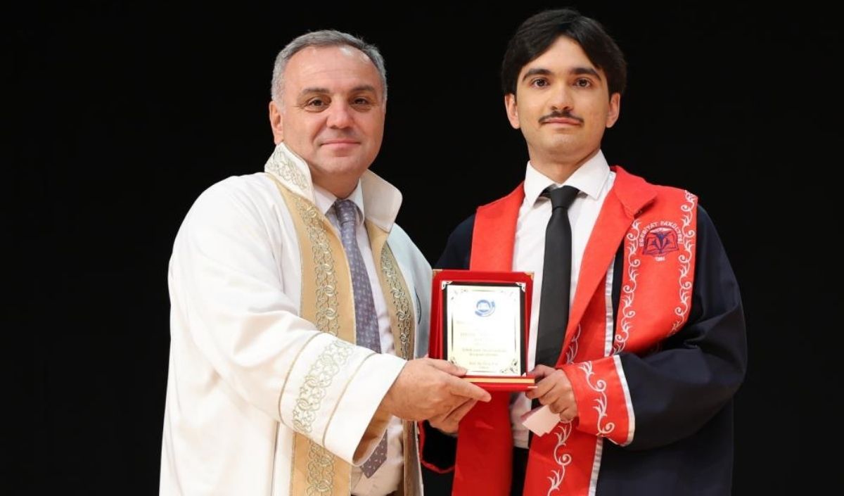 Erciyes Üniversitesi Edebiyat Fakültesi, 38. Dönem (1)