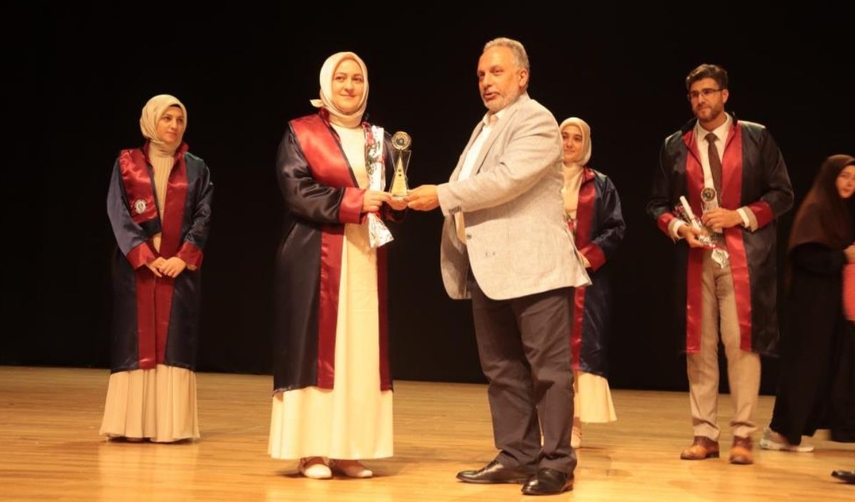 Erciyes Üniversitesi İlahiyat Fakültesi'nden Unutmaz Mezuniyet Heyecanı (2)