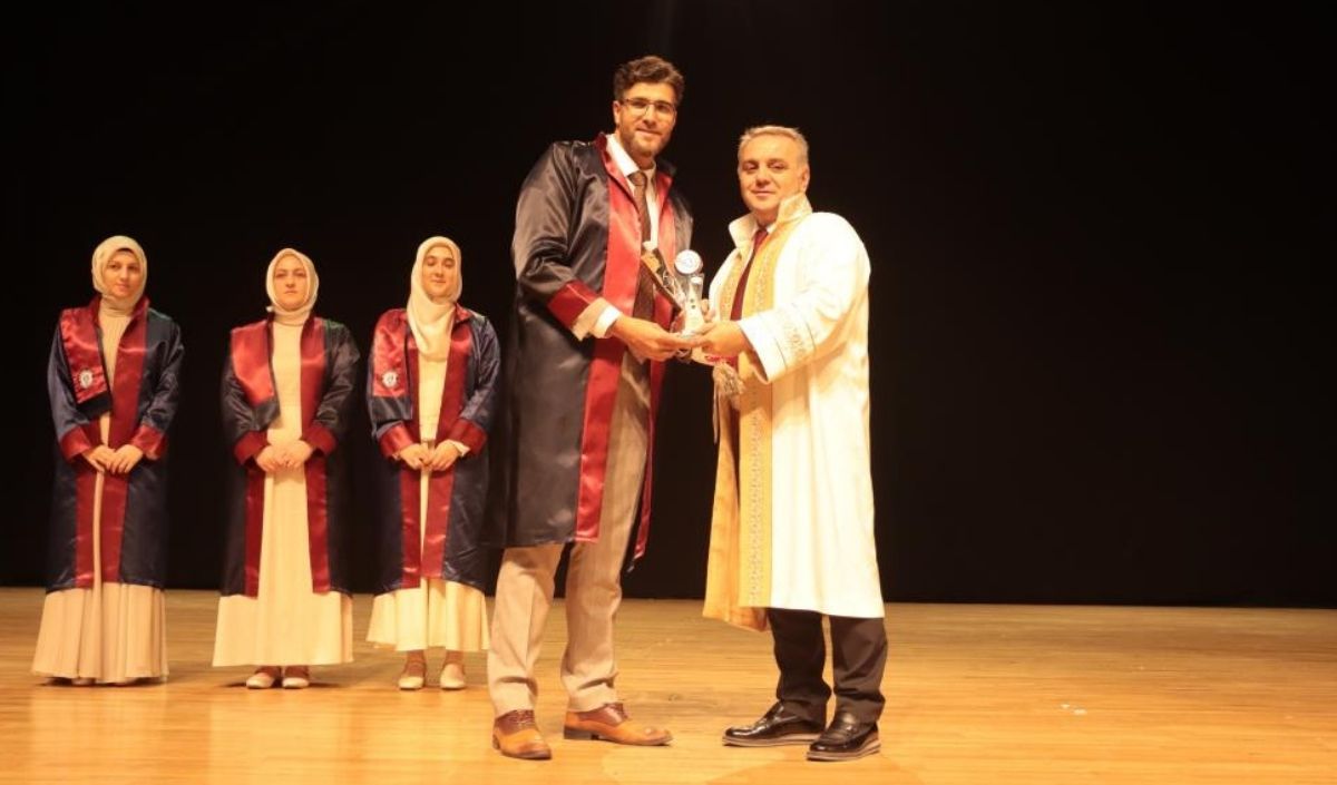 Erciyes Üniversitesi İlahiyat Fakültesi'nden Unutmaz Mezuniyet Heyecanı (3)