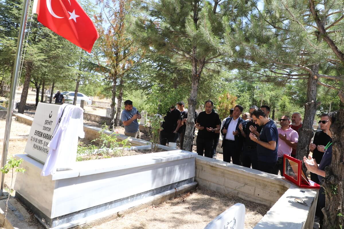 ekrem karakaya