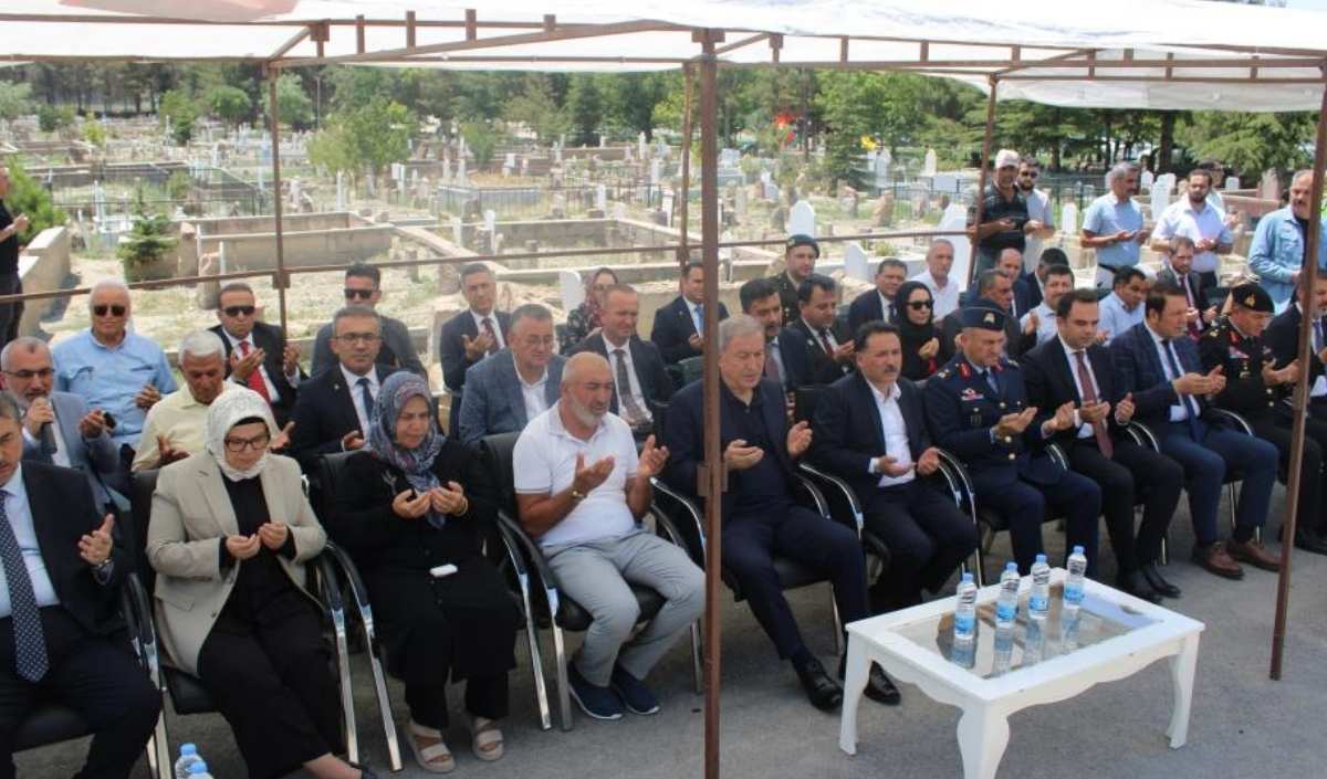 Hulusi Akar (2)