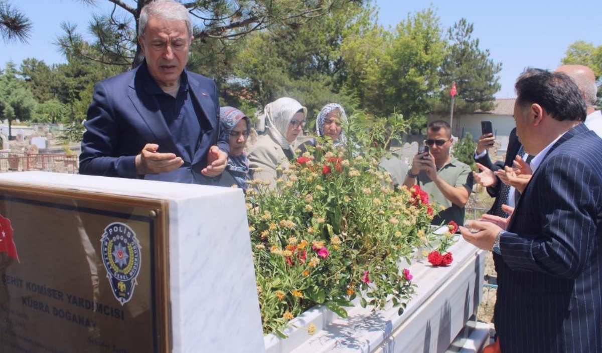 Hulusi Akar