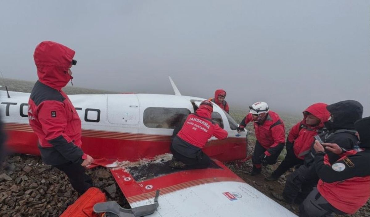Jet Uçağı'nın Enkazı Bulundu Pilot Vefat Etti Yolcu Kurtarıldı (4)