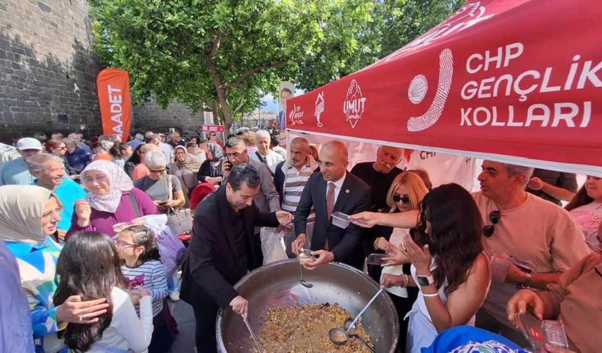 Kayseri Meydan Aşure Dağıtımı (5)