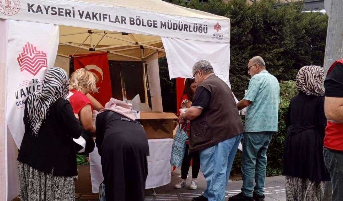 Kayseri'de 25 Bin Kişiye Aşure Dağıtımı Yapıldı