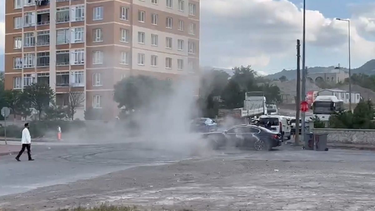 Kayseri'de Düğün Konvoyunda Drift Atan Sürücülere Rekor Ceza! (1)