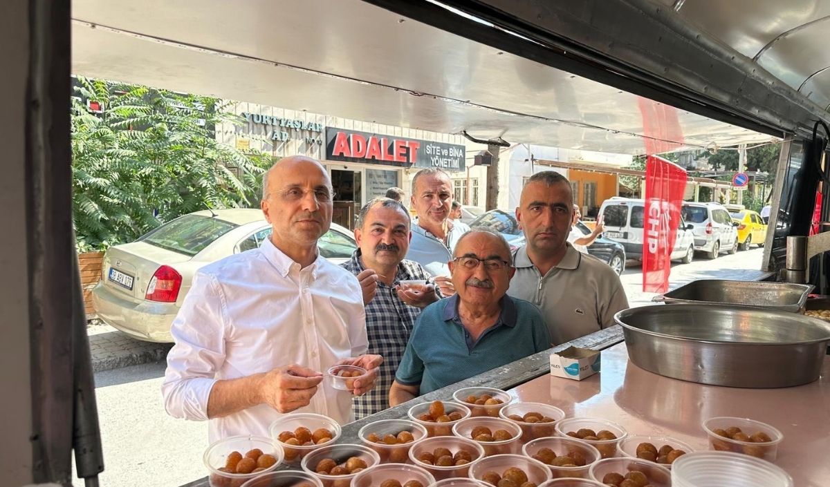 Kayseri’de Vefat Eden Eski Başkan Için Lokma Dağıtıldı! (1)