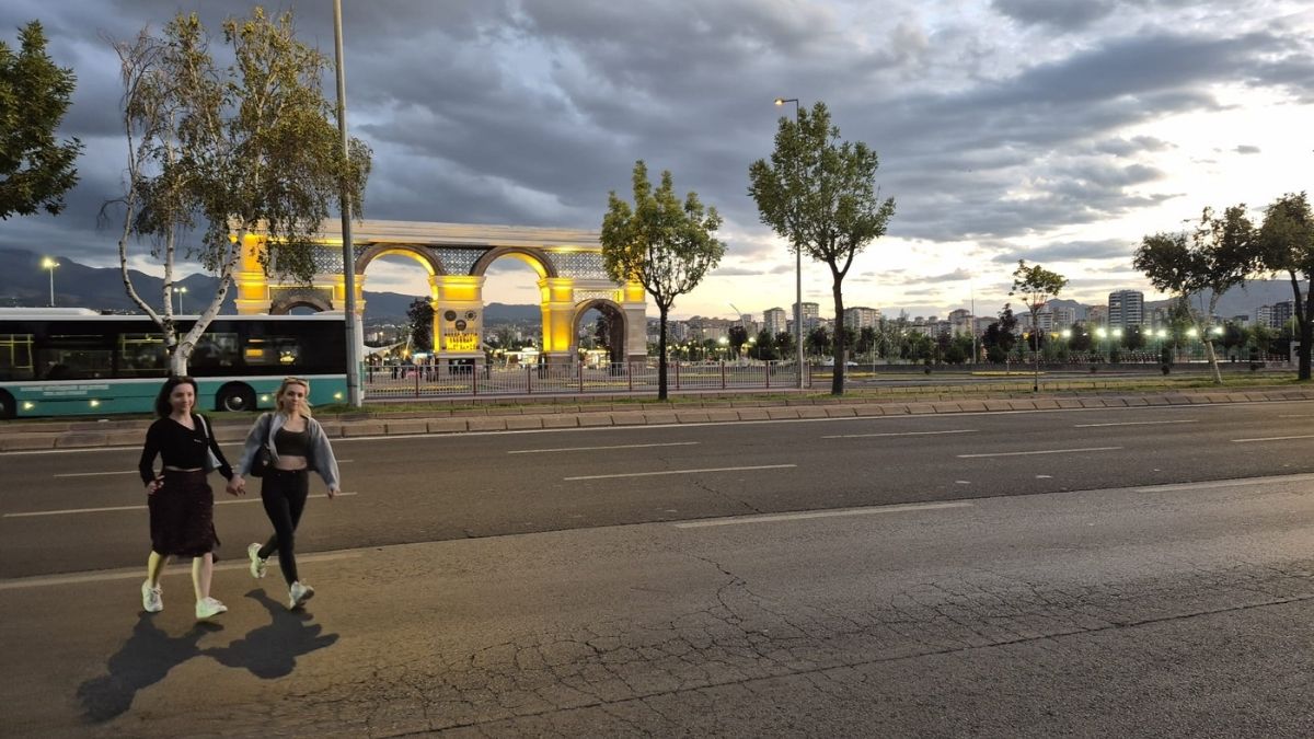 Millet Bahçesi Yol (1)