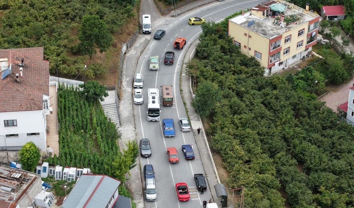 Nostalji Sokaklarda! Klasik Araçlarla Düğün Konvoyu! (4)