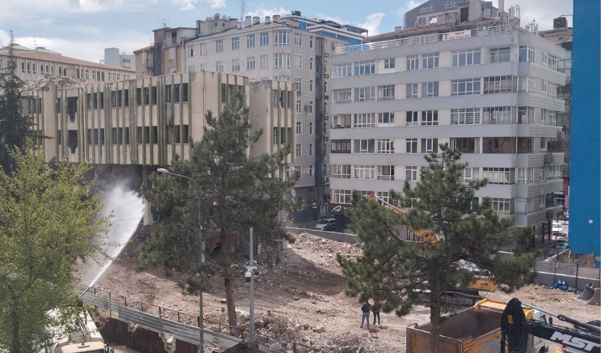 Öğretmen Evi Yıkımı (1)