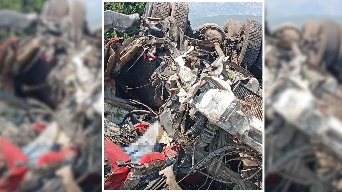 Yakıt Tankeri Ile Kamyon Kafa Kafaya Çarpıştı! 2 Ölü (1)