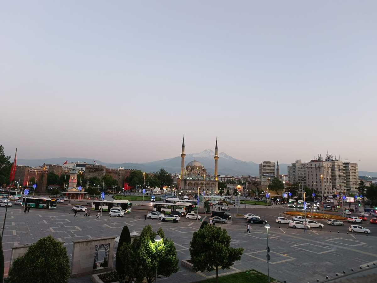 Cumhuriyet Meydanı