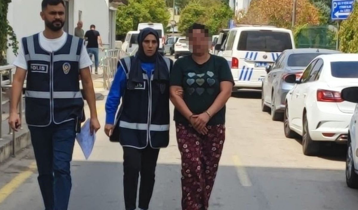 10 Yaşında Ki Kızını Sokak Ortasında Bıçakla (2)