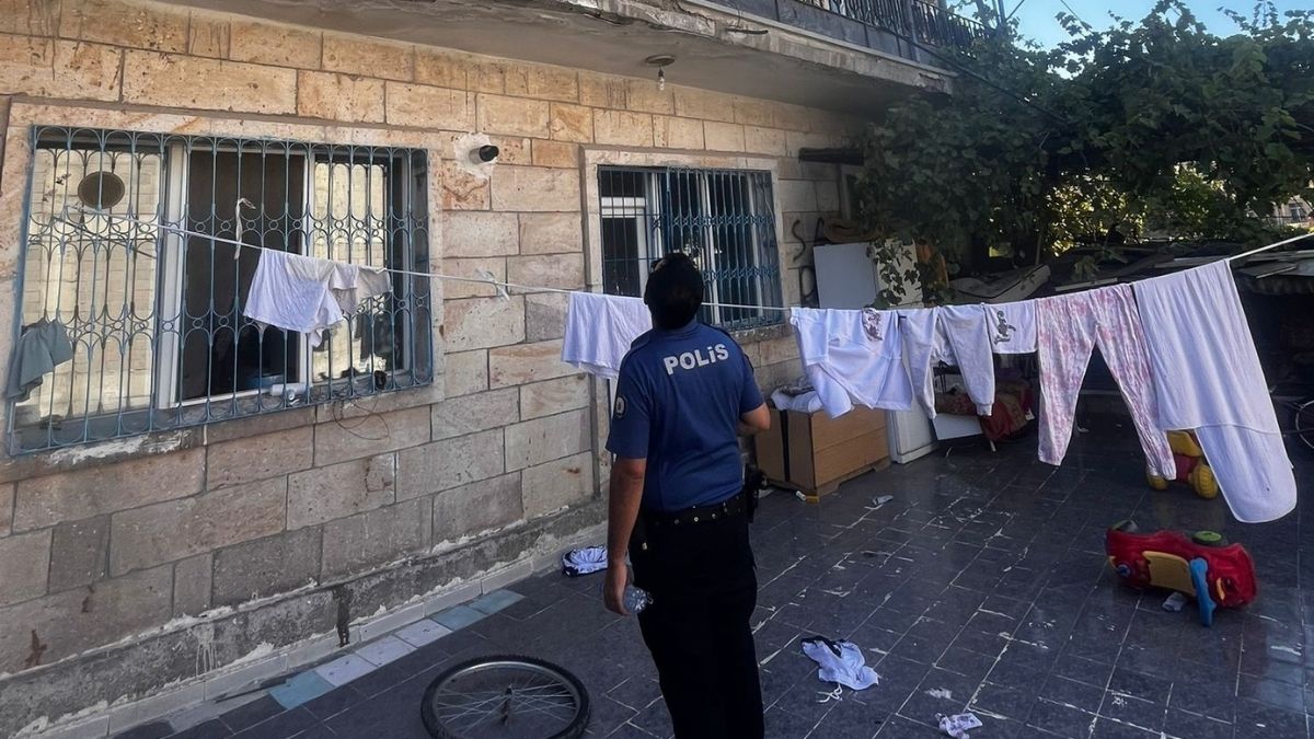 4 Yaşındaki Çocuk Mutfak Balkonundan Aşağı Düştü! Kayseri'de Hayatını Kaybetti (2)