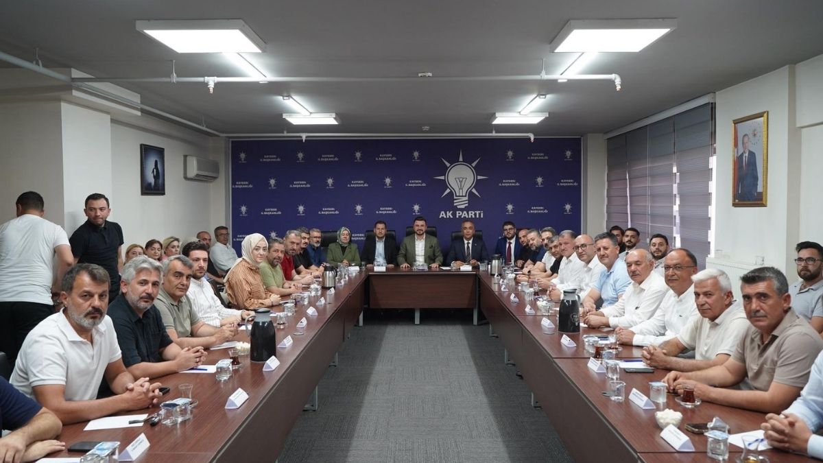 Ak Parti Kayseri Teşkilatında Kapsamlı Istişare Toplantısı Gerçekleşti (5)