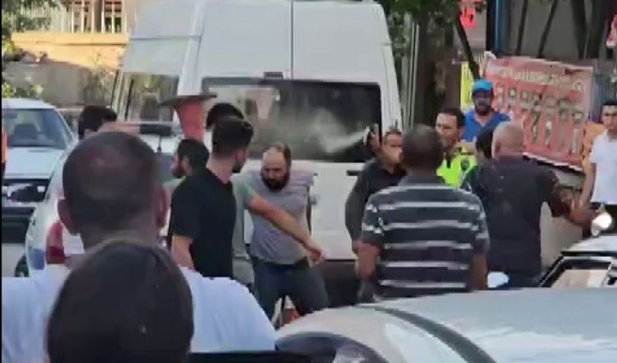 Alacak Verecek Meselesinde Kan Aktı! Sopa Ve Bıçaklar Havada Uçuştu (1)