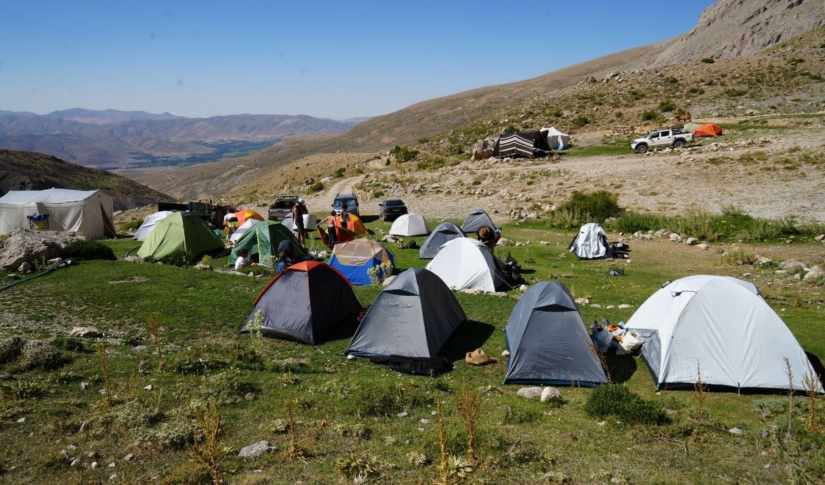 Aladağlar’ın Şerpaları Katırlarla Zirve Yolculuğu (2)
