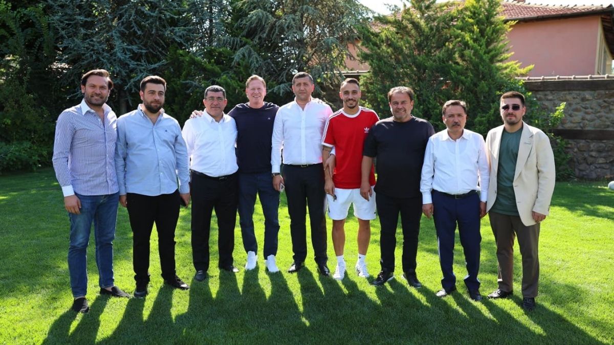 Baki Ersoy’dan Ziya Eren’e Teşekkür Zecorner Kayserispor Sahada (5)