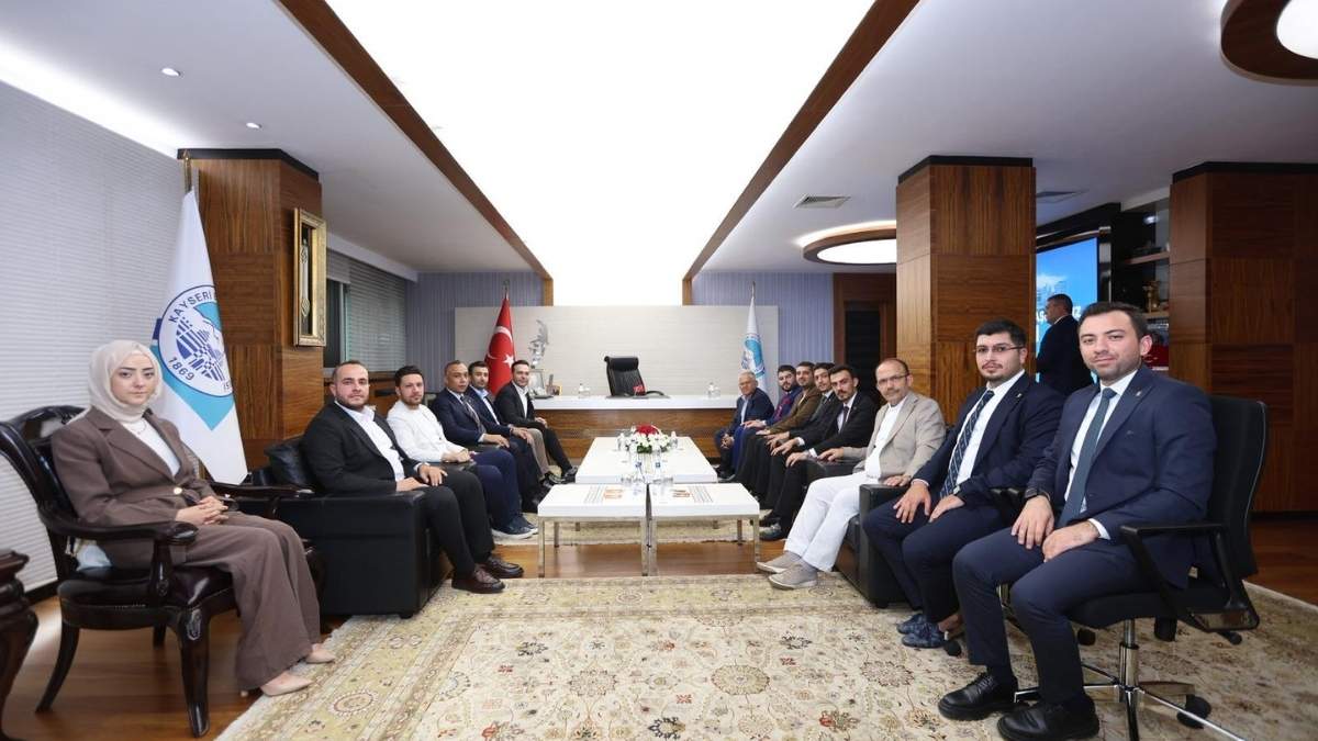Başkan Büyükkılıç, Ak Parti Gençlik Kolları Başkanı Yusuf İbiş’i Ağırladı (4)