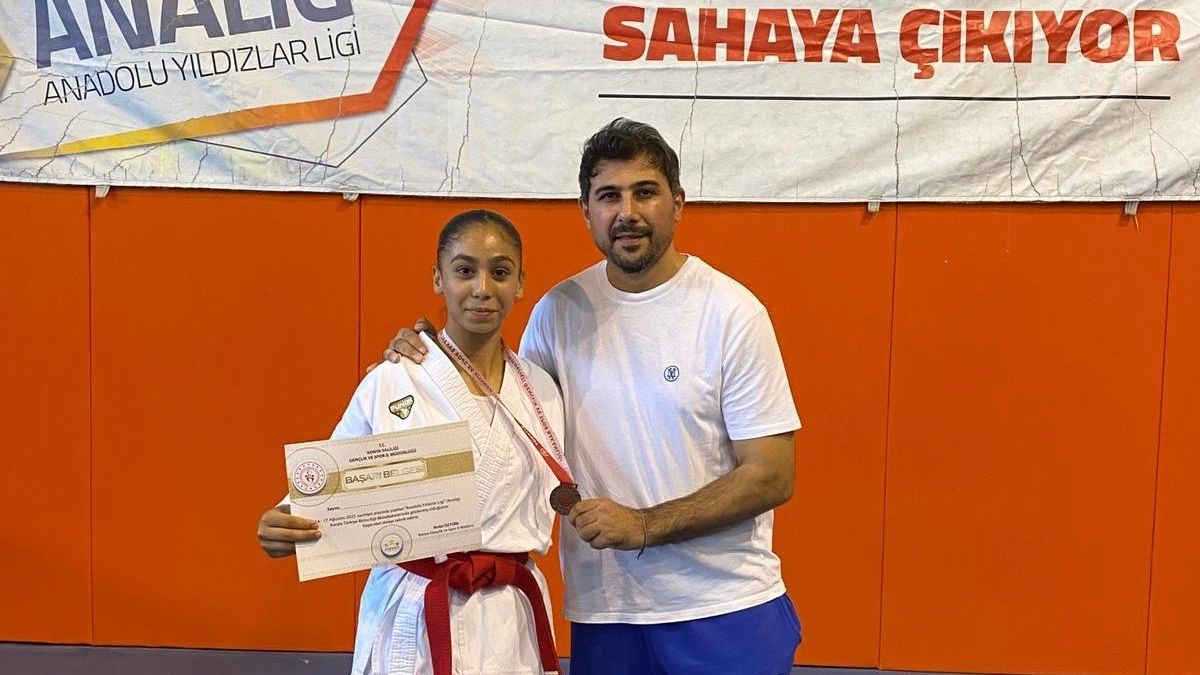 Beyza Sandalya Kayseri’ye Madalyayla Döndü! (3)