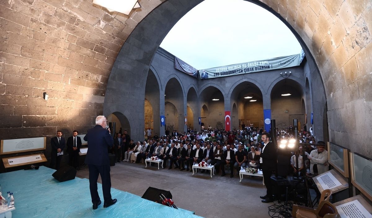 Büyükkılıç Gençlerle Buluştu! Erdoğan Sürprizi Yaşandı! (3)