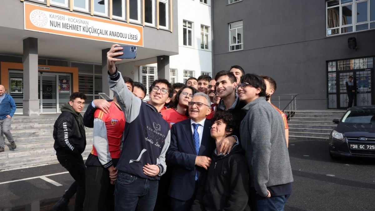 Büyükkılıç’tan Sevindiren Haber Geldi! Öğrencilere 150 Binişlik Ulaşım Kartı (3)
