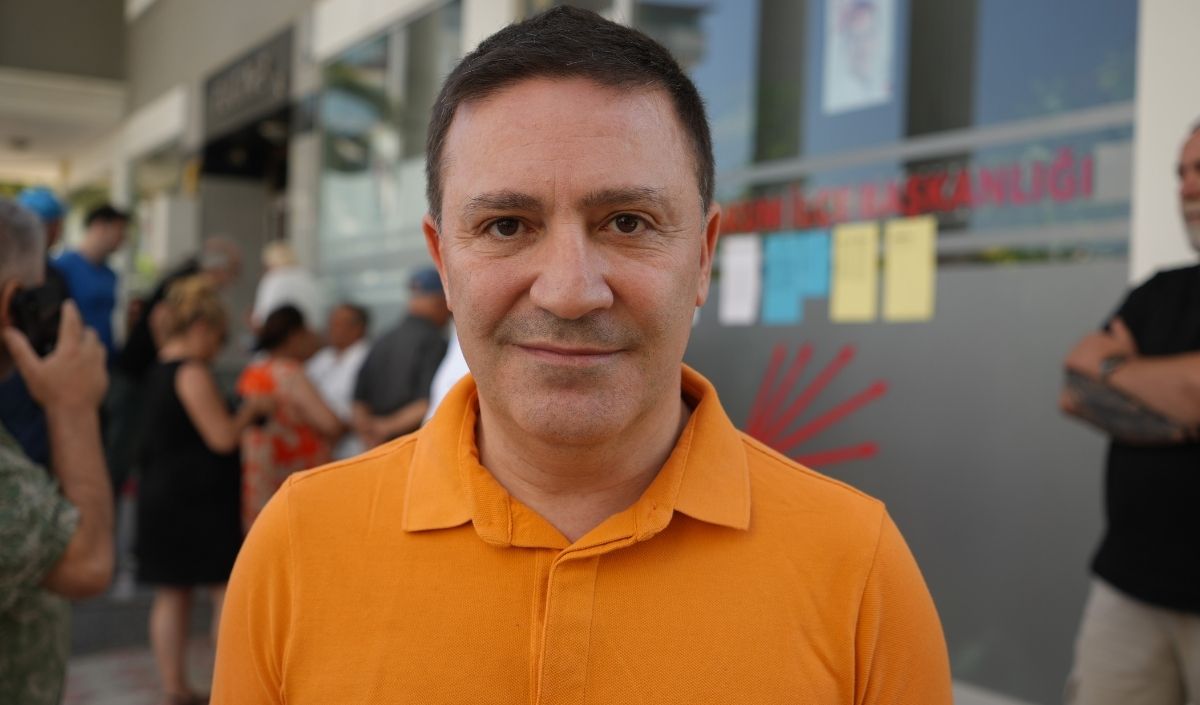 Chp Delege Seçimlerinde Kavga Profesörün Yüzüne Tekme Atıldı (2)