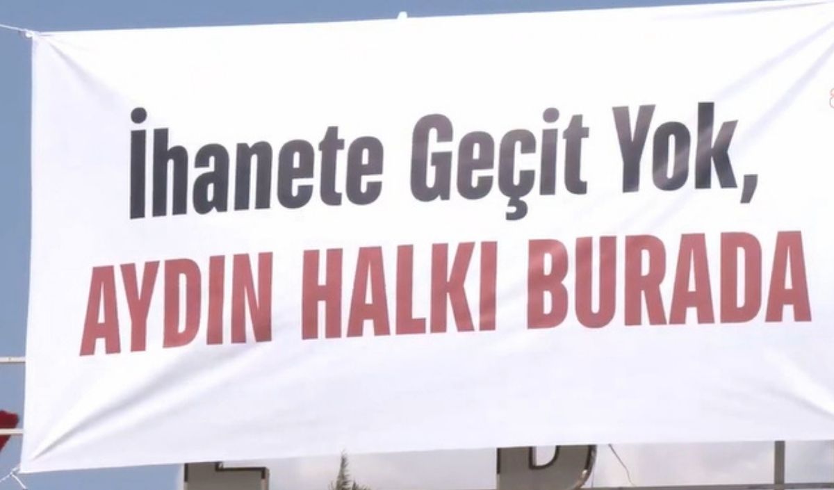 Chp Mitingine Çerçioğlu Pankartları Damga Vurdu! “Halktan Aldın, Saraya Sattın” (5)-1