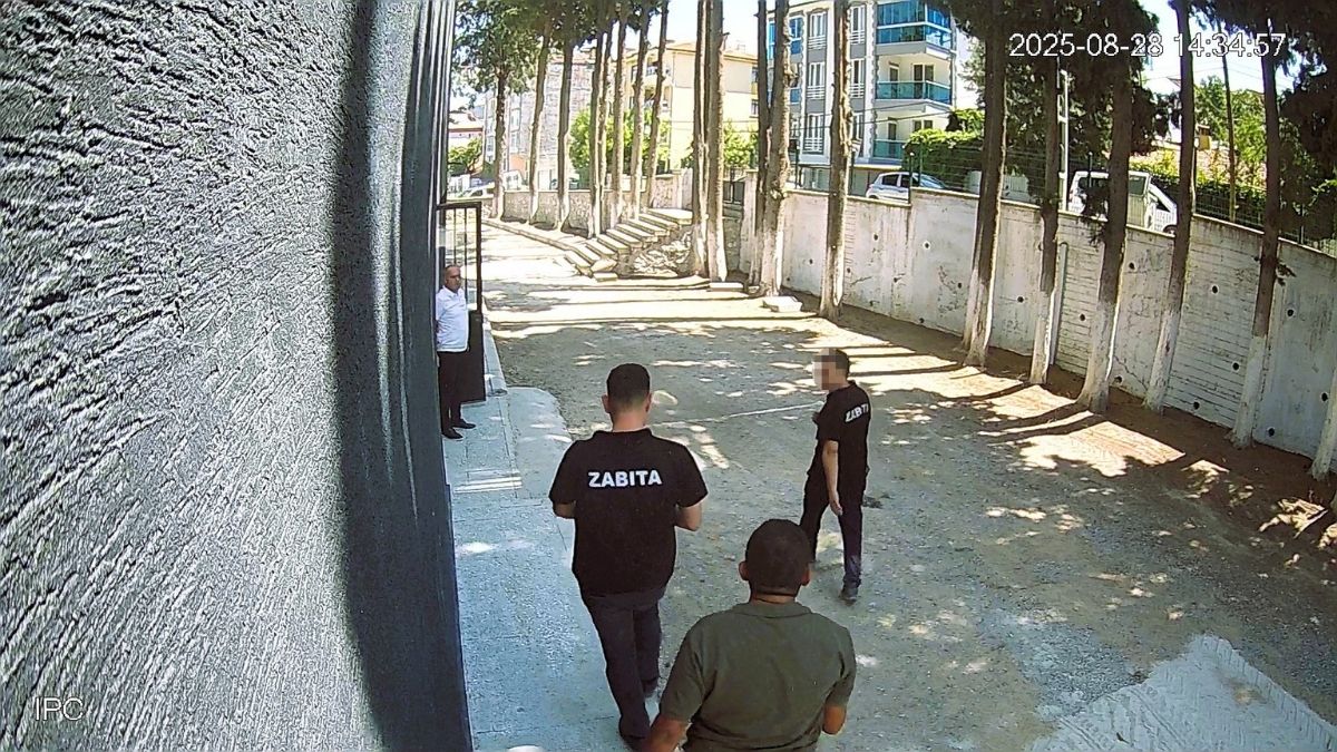 Chp'li Belediye Başkanı Zabıtları Sopaladı (3)