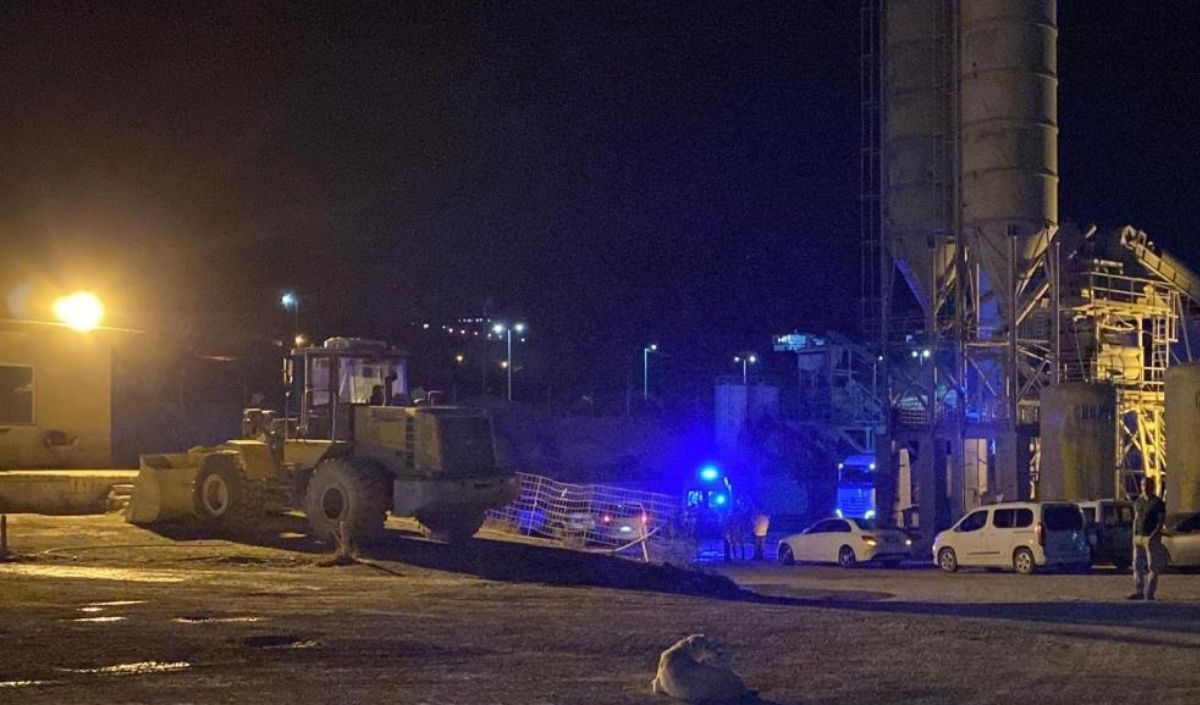 Çimento Kapağının Çarpması Sonucu Şoför Hayatını Kaybetti. (2)