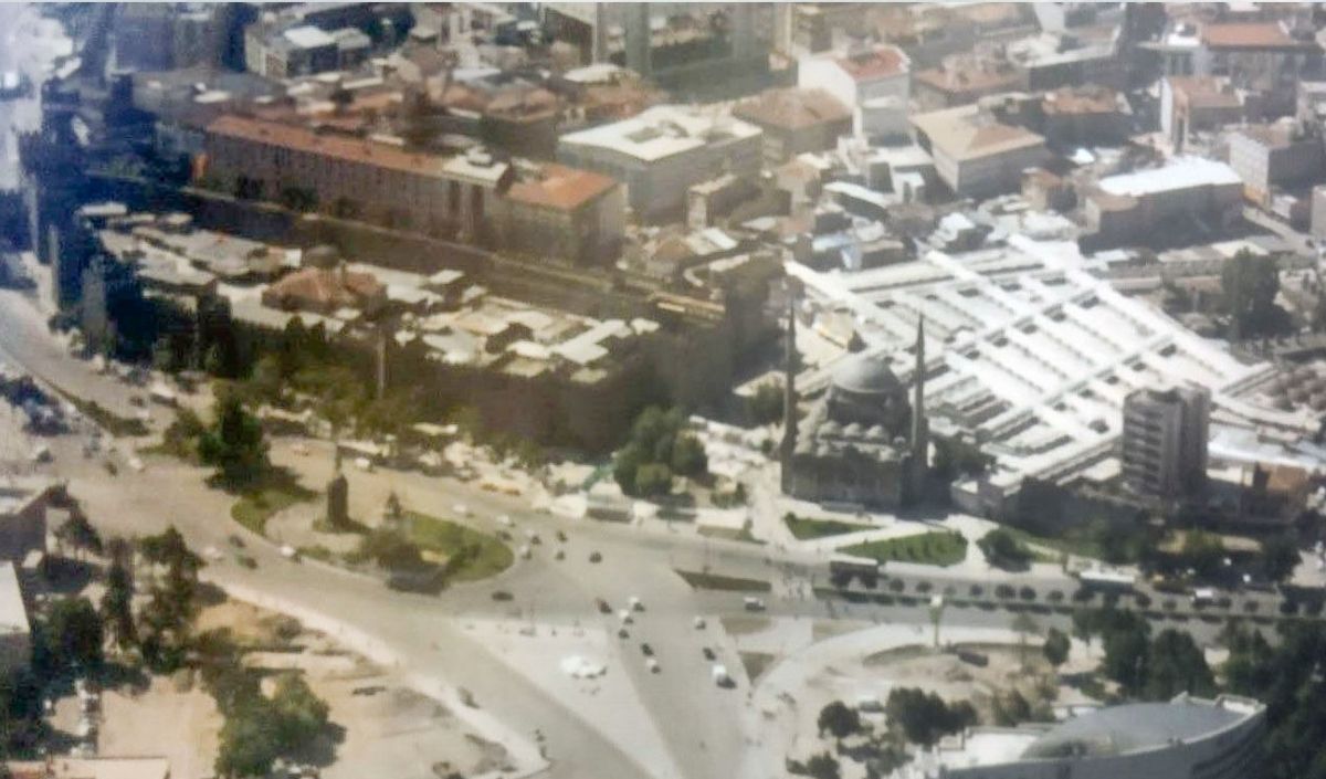 Cumhuri̇yet Meydani (3)