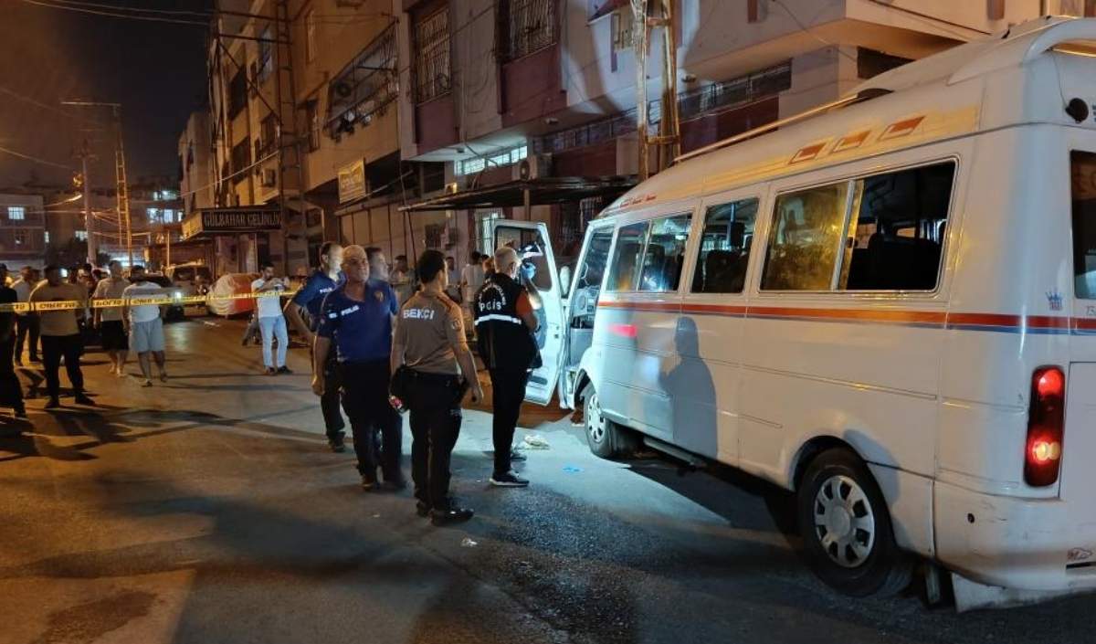 Dolmuşa Silahlı Saldırı Sürücü 600 Metre Daha Sürdü Ama Kurtarılamadı (2)