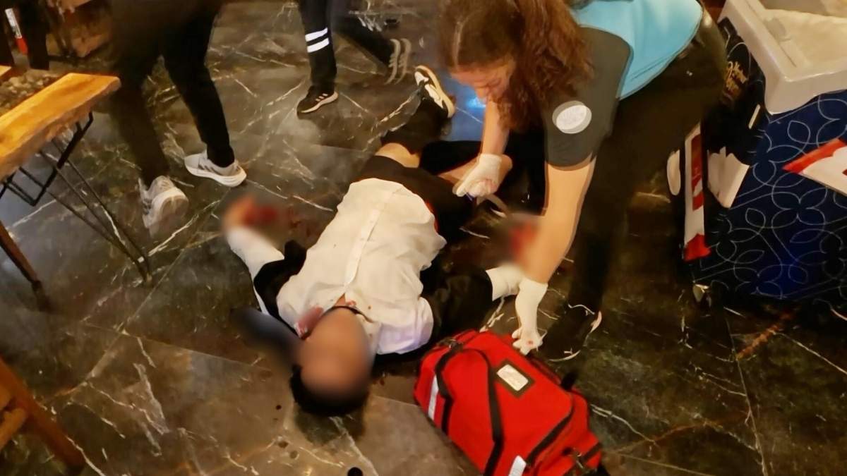 Eski Koca Restoranı Bastı 4 Kişiyi Yaralandı! (1)