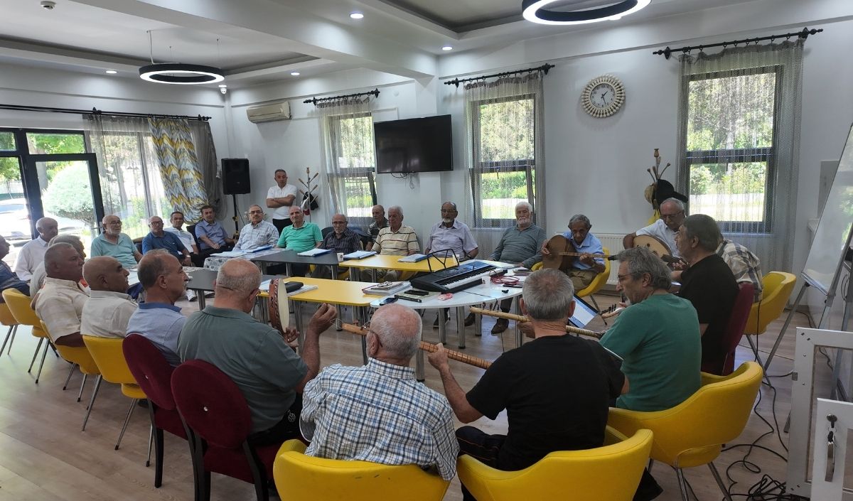 Gönül Belediyeciliğinin En Güzel Sesi Ulu Çınarlar Korosu (1)
