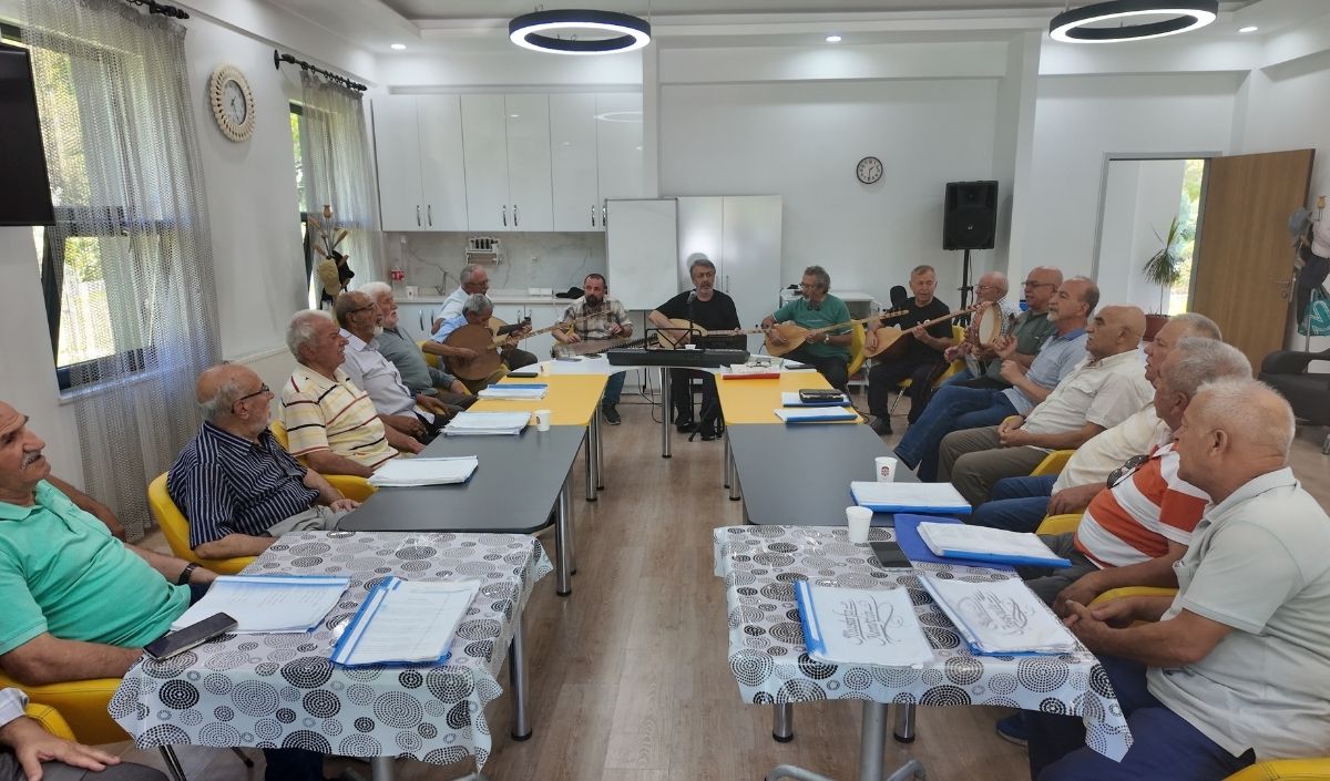 Gönül Belediyeciliğinin En Güzel Sesi Ulu Çınarlar Korosu (2)
