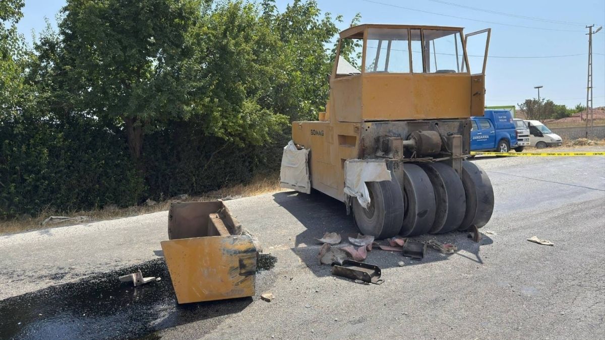 Hafif Ticari Araç Iş Makinesine Çarptı 1 Ölü, 1 Yaralı (3)