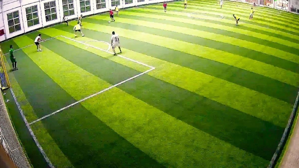 Halı Sahada Maç Yapmak Lüks Oluyor! (4)