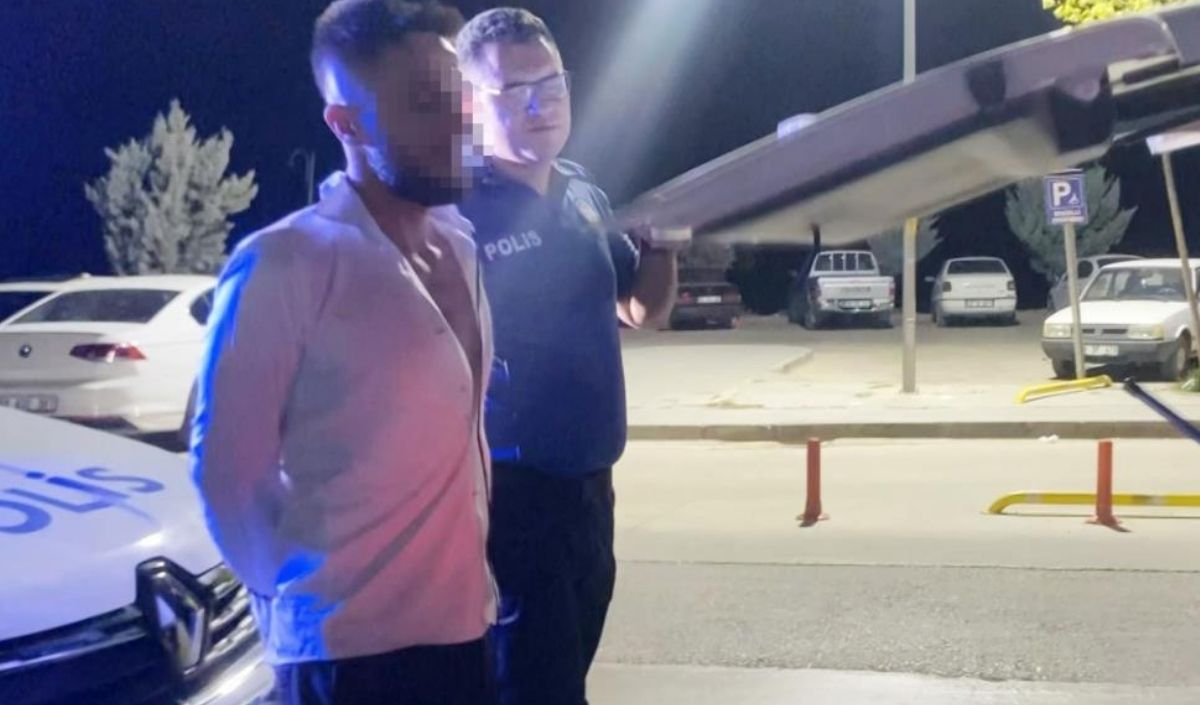 Hastane Önünde Havaya Ateş Açtı (1)