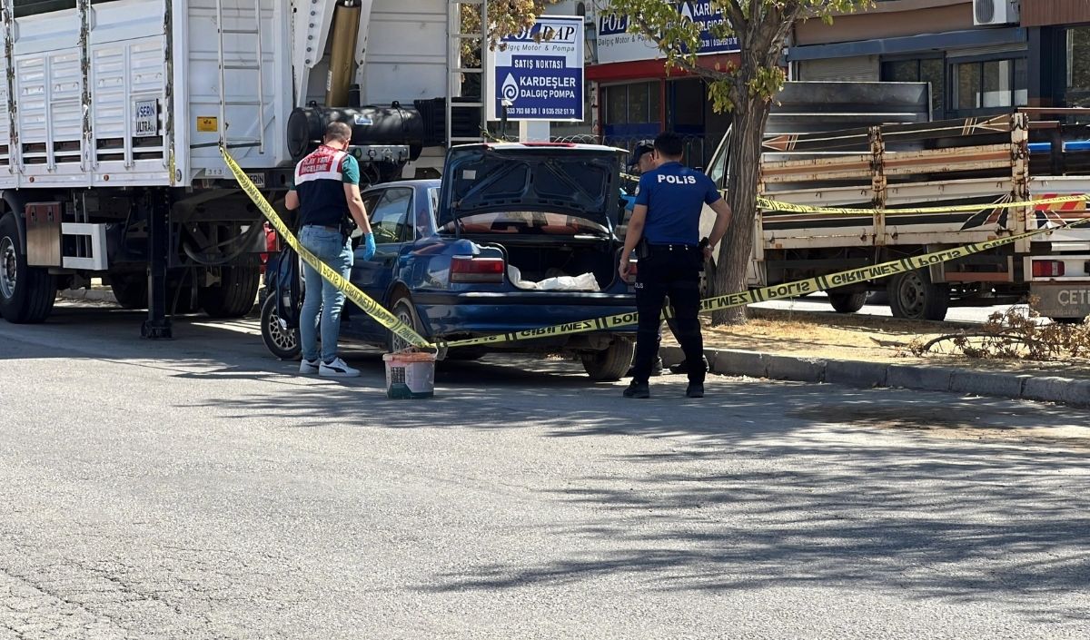 Husumetlisini Katletti! Bankada Para Çekmeye Gitti (2)