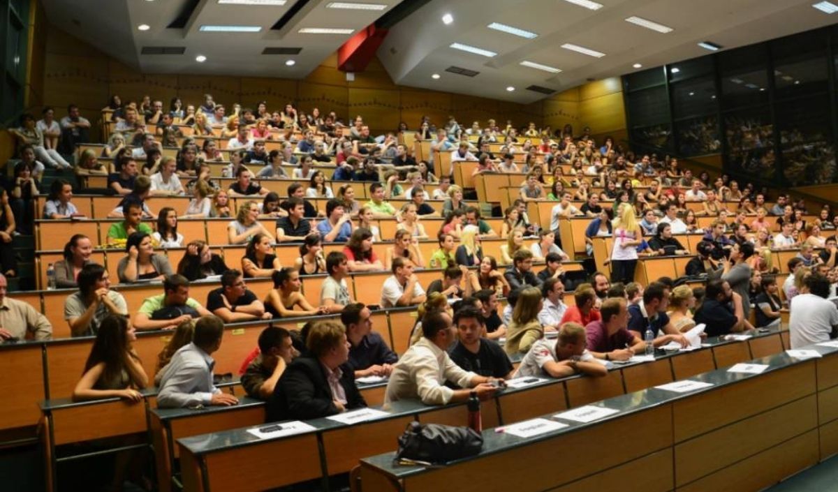 İlginç Tercih Dikkat Çekti! Otobüs Kaptanlığı Bölümüne Yerleşti (2)