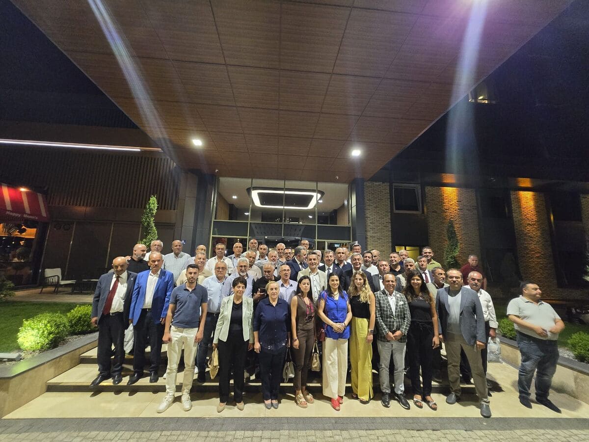 Iyi Parti (1)