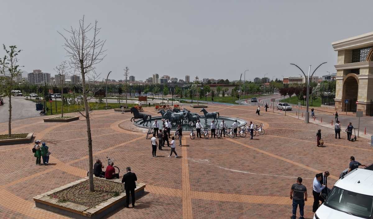 Kayseri Büyükşehir Belediyesi, Görme Engelli Vatandaşlara Bisiklet Sürme (4)
