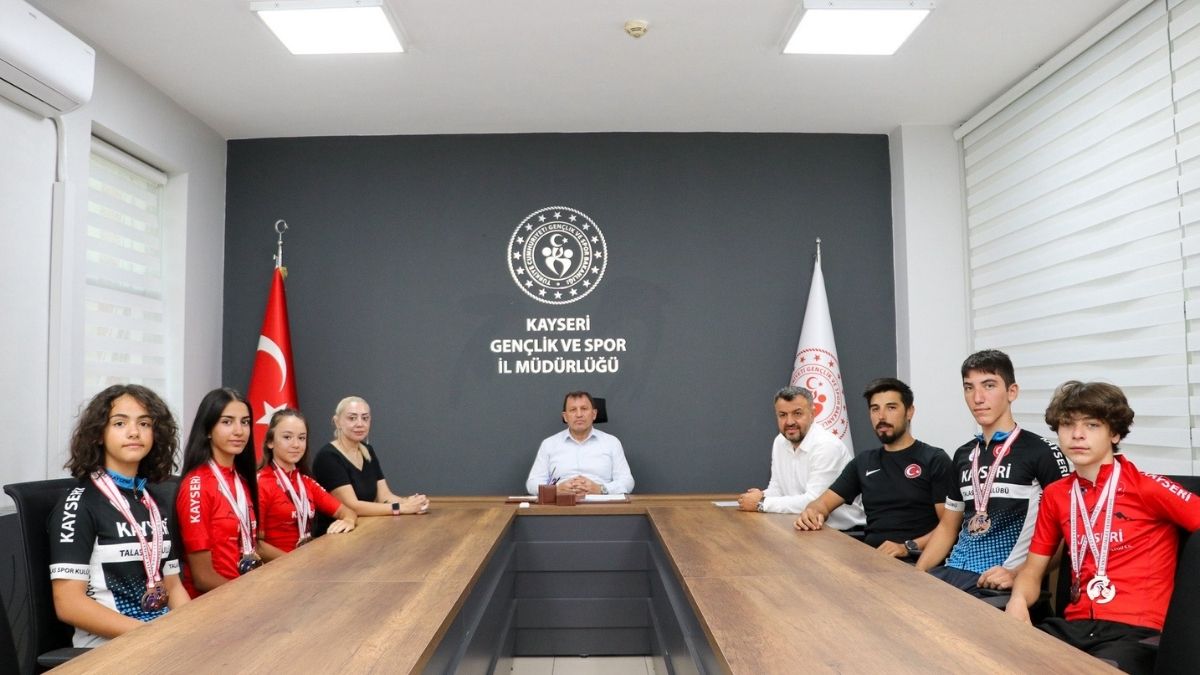 Kayseri Ekibi Şehre Madalyalarla Döndü (3)