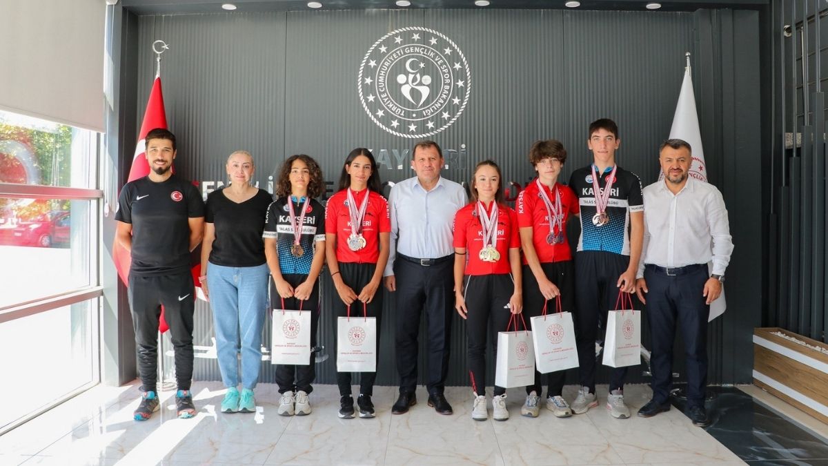 Kayseri Ekibi Şehre Madalyalarla Döndü (4)