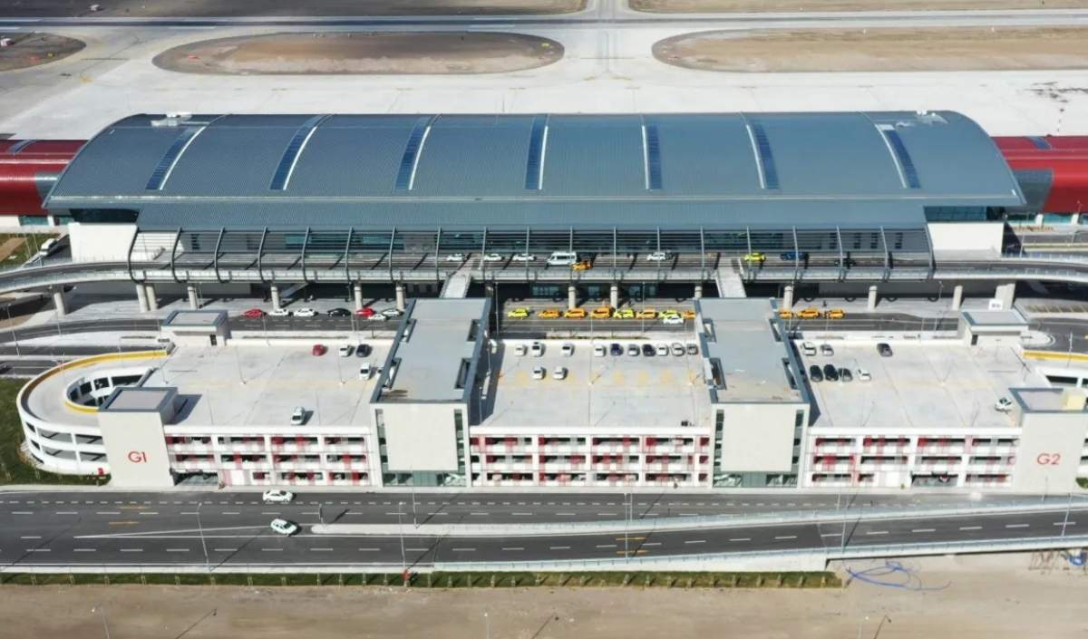 “Kayseri Havalimanı Yaz Sezonunda Rekor Yolcu Trafiği Yaşadı” (2)