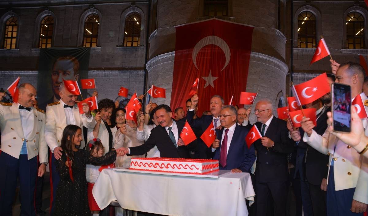 Kayseri Lisesi 30 Ağustos (4)