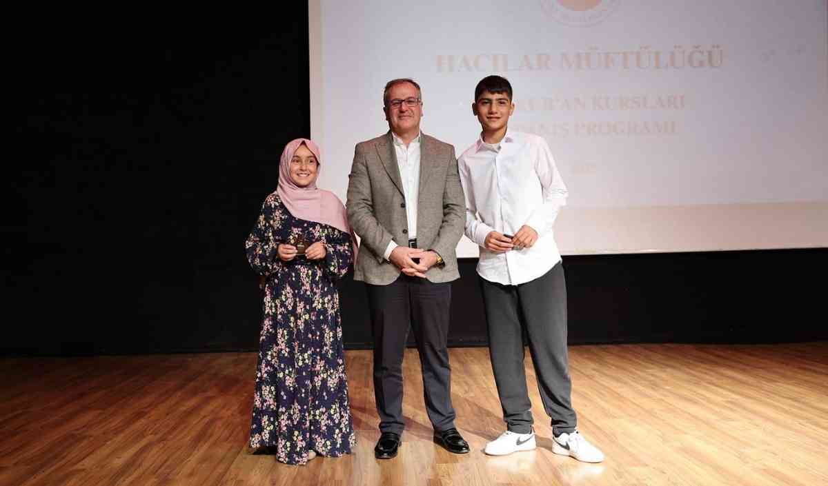 Kayseri’de Sahne Miniklerin Oldu Renkli Görüntüler Ortaya Çıktı (2)