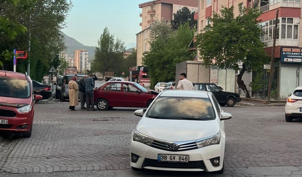 Kayseri’de Tamire Verdiği Otomobilini 17 Aydır Servisten Alamıyor (4)