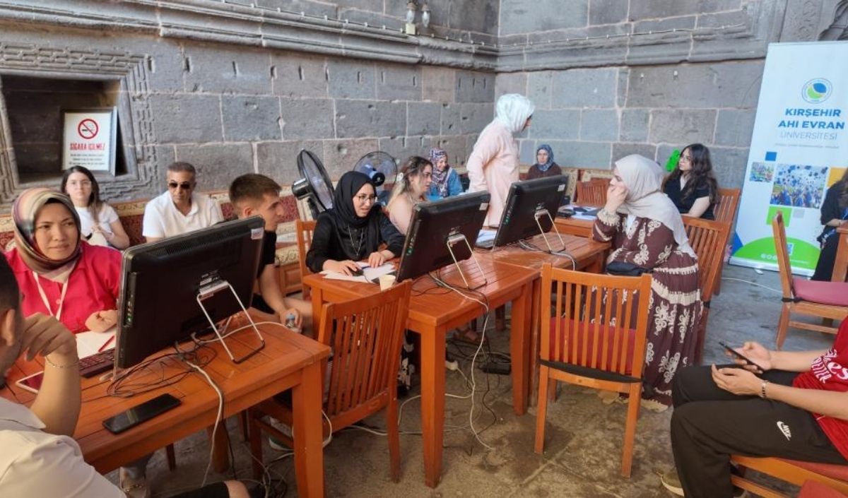 Kayseri’de Ücretsiz Yks Tercih Desteğine Büyük Ilgi (3)